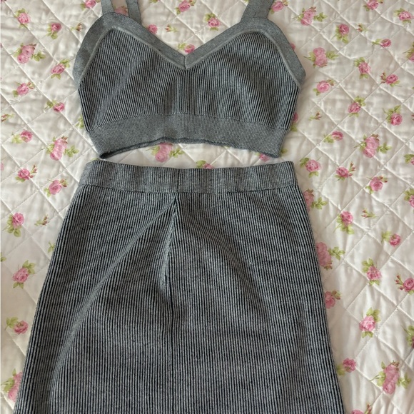 Gray Ribbed Two-Piece Set - Picture 2 of 2